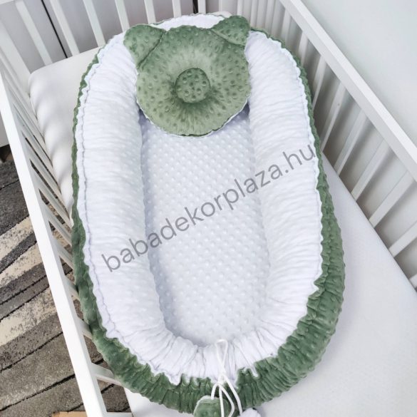 Deluxe Baby többfunkciós babafészek macipárnával - Minky sötét zsályazöld - fehér