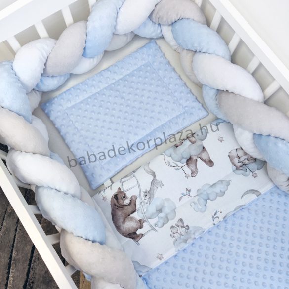 Harmony Baby 3 részes babaágynemű garnitúra - takaró + párna + fonott rácsvédő - Világoskék - Mackó és barátai a felhők között