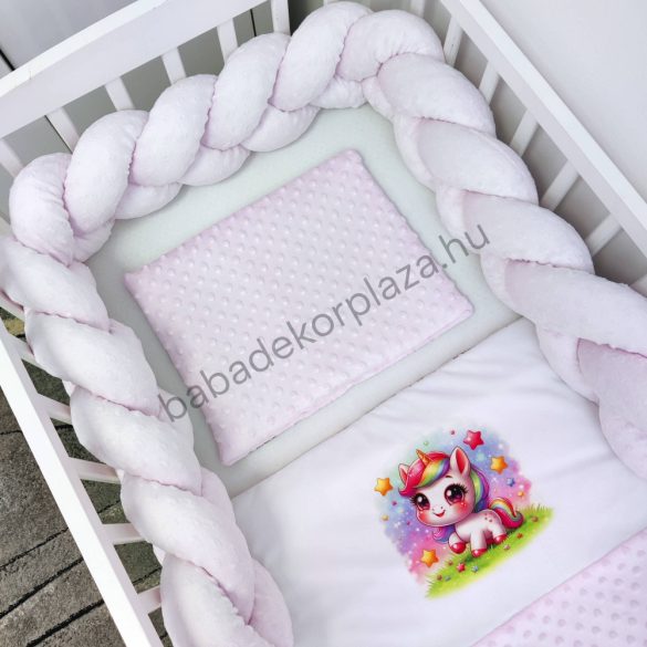 Deluxe Baby 3 részes babaágynemű garnitúra - takaró + párna + fonott rácsvédő - világos rózsaszín - unikornis csillagokkal III.