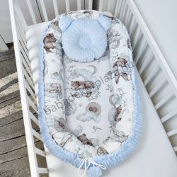   Deluxe Baby többfunkciós babafészek macipárnával - Minky világoskék - Mackó és barátai a felhők között