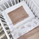 Deluxe Baby 2 részes babaágynemű garnitúra - takaró + párna - Cappuccino - felhőn alvó macikák