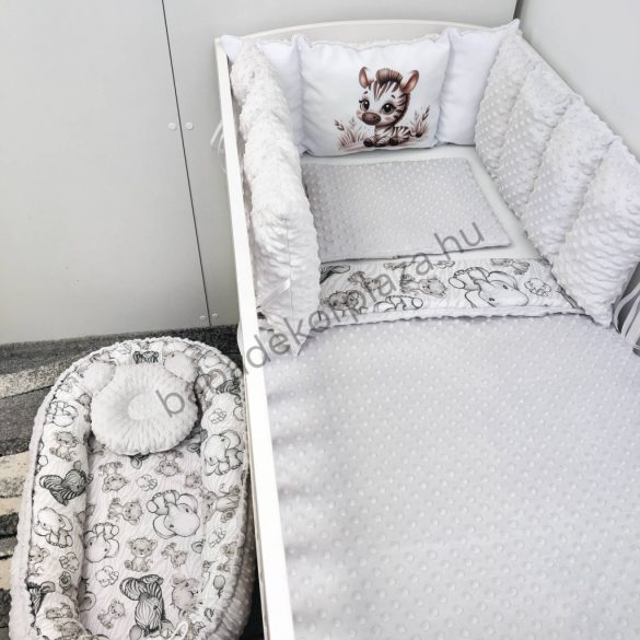 Deluxe Baby babaágynemű garnitúra babafészekkel, Extra párnás rácsvédővel - Dreamland Collection - szürke - bébi szafari zebra
