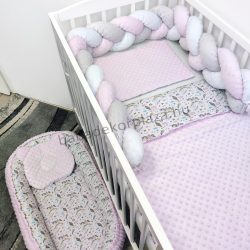   Deluxe Baby babaágynemű garnitúra babafészekkel, fonott rácsvédővel - 5 részes - Minky világos rózsaszín - unikornis szivárványon