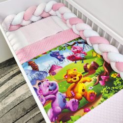   3 részes óriás mintás babaágynemű garnitúra - takaró + párna + fonott rácsvédő - vidám macik I.
