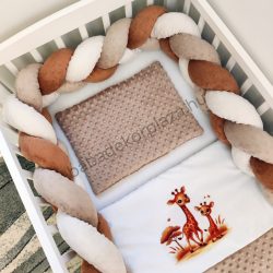   Deluxe Baby 3 részes babaágynemű garnitúra - takaró + párna + fonott rácsvédő - cappuccino - zsiráfok II.