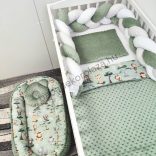 Deluxe Baby babaágynemű garnitúra babafészekkel - 5 részes - sötét zsályazöld - szafari kölykök I.