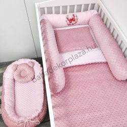   Deluxe Baby babaágynemű garnitúra babafészekkel, hengerpárnás rácsvédővel - mályvarózsa - rózsaszín pillangók