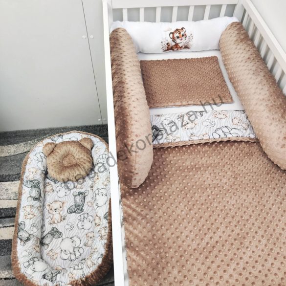 Deluxe Baby babaágynemű garnitúra babafészekkel, hengerpárnás rácsvédővel - cappuccino - bébi szafari - tigris