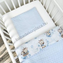   Deluxe Baby 2 részes babaágynemű garnitúra - takaró + párna - Világoskék - bébi zsiráf