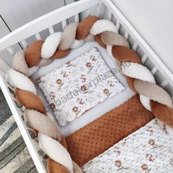   Deluxe Baby 3 részes babaágynemű garnitúra - takaró + párna + fonott rácsvédő - terrakotta - oroszlánok