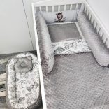 Deluxe Baby babaágynemű garnitúra babafészekkel, hengerpárnás rácsvédővel - grafitszürke - bébi szafari zebra