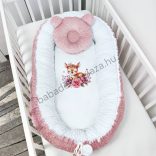 Deluxe Baby többfunkciós babafészek macipárnával, fekvőbetéttel - Minky mályvarózsa-fehér - őzike virágokkal