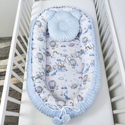   Deluxe Baby többfunkciós babafészek macipárnával - Minky világoskék - hőlégballonok