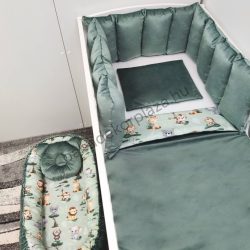   Deluxe Baby babaágynemű garnitúra babafészekkel, Extra párnás rácsvédővel - zöld bársony - szafari kölykök