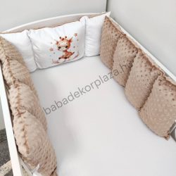  Deluxe Baby Extra párnás rácsvédő - Dreamland Collection - cappuccino bébi zsiráf