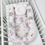 Deluxe Baby többfunkciós babafészek macipárnával - Minky világos rózsaszín - bébi zsiráf