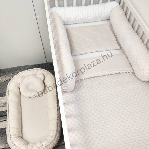 Deluxe Baby babaágynemű garnitúra babafészekkel, hengerpárnás rácsvédővel - mogyoró