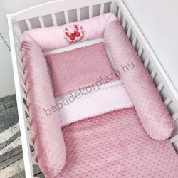   Deluxe Baby babaágynemű garnitúra hengerpárnás rácsvédővel - mályvarózsa - rózsaszín pillangók