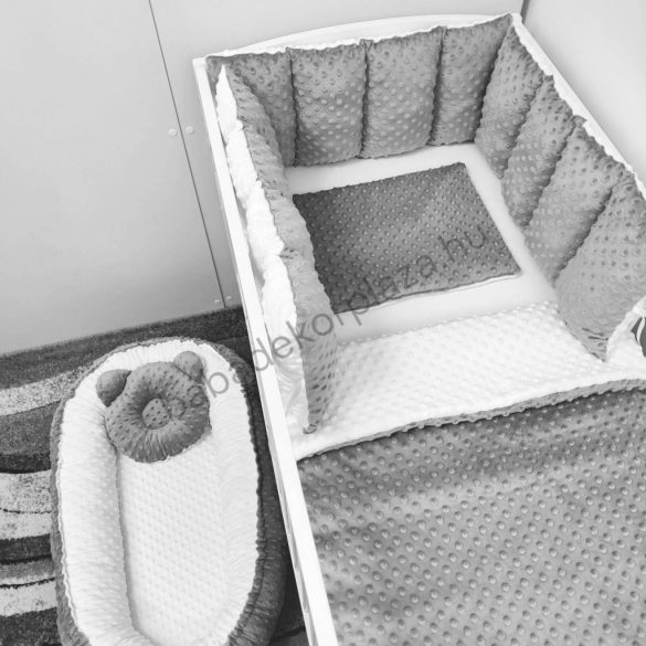 Deluxe Baby babaágynemű garnitúra babafészekkel, Extra párnás rácsvédővel - Minky - VÁLASZTHATÓ SZÍNBEN