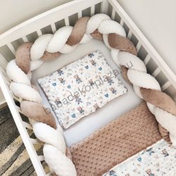   3 részes Minky babaágynemű garnitúra - takaró + párna + fonott rácsvédő - cappuccino - macikák szivárványon II.