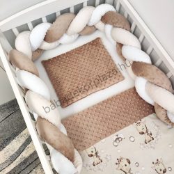   Deluxe Baby 3 részes babaágynemű garnitúra - takaró + párna + fonott rácsvédő - cappuccino - bébi zsiráf