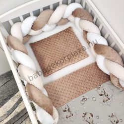   Deluxe Baby 3 részes babaágynemű garnitúra - takaró + párna + fonott rácsvédő - cappuccino - bébi zsiráf