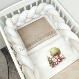 Deluxe Baby 3 részes babaágynemű garnitúra - takaró + párna + fonott rácsvédő - aranyhomok - nyuszika és macika