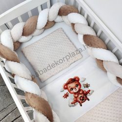   Deluxe Baby 3 részes babaágynemű garnitúra - takaró + párna + fonott rácsvédő - mogyoró - pilóta maci