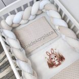 Deluxe Baby 3 részes babaágynemű garnitúra - takaró + párna + fonott rácsvédő - mogyoró - nyuszi az erdőben