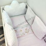 Deluxe Baby babaágynemű garnitúra felhőpárnás rácsvédővel - fehér - szürke - világos rózsaszín - bébi erdei állatok