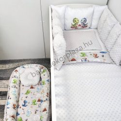   Deluxe Baby babaágynemű garnitúra babafészekkel, Extra párnás rácsvédővel - Dreamland Collection - szürke - cuki dínók
