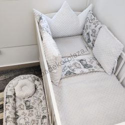   Deluxe Baby babaágynemű garnitúra babafészekkel, koronapárnás rácsvédővel - fehér - szürke - bébi szafari