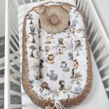 Deluxe Baby többfunkciós babafészek macipárnával - Minky cappuccino - szafari kölykök