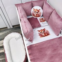   Deluxe Baby babaágynemű garnitúra babafészekkel,  párnás rácsvédővel, ölelőpárnával - mályva bársony - vidám bébi őzike