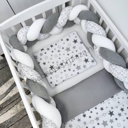   Deluxe Baby 3 részes babaágynemű garnitúra - takaró + párna + fonott rácsvédő - Grey Magic Stars