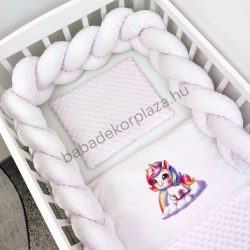   Deluxe Baby 3 részes babaágynemű garnitúra - takaró + párna + fonott rácsvédő - világos rózsaszín - unikornis felhőn