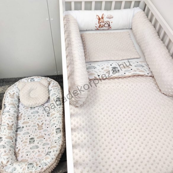 Deluxe Baby babaágynemű garnitúra babafészekkel, hengerpárnás rácsvédővel - mogyoró nyuszi és bagoly
