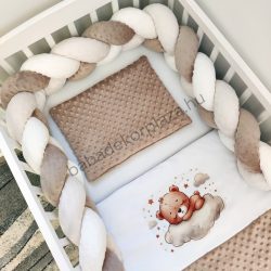   Deluxe Baby 3 részes babaágynemű garnitúra - takaró + párna + fonott rácsvédő - cappuccino - felhőn álmodó maci I.