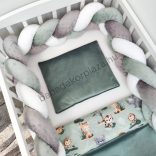 Deluxe Baby 3 részes babaágynemű garnitúra - takaró + párna + fonott rácsvédő - zöld szafari kölykök