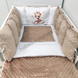   Deluxe Baby Minky babaágynemű garnitúra Extra párnás rácsvédővel - Dreamland Collection - cappuccino bébi zsiráf