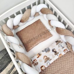   Deluxe Baby 3 részes babaágynemű garnitúra - takaró + párna + fonott rácsvédő - Cappuccino - szafari kölykök