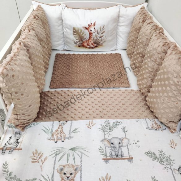 Deluxe Baby babaágynemű garnitúra Extra párnás rácsvédővel - Dreamland Collection - cappuccino szavanna zsiráf